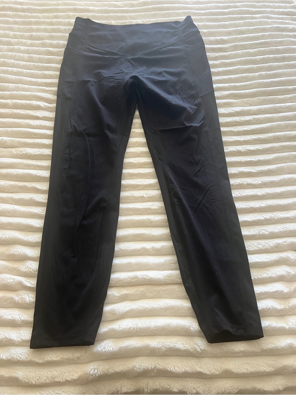 Halara butt lifting Black women’s Performance Stretch Pants